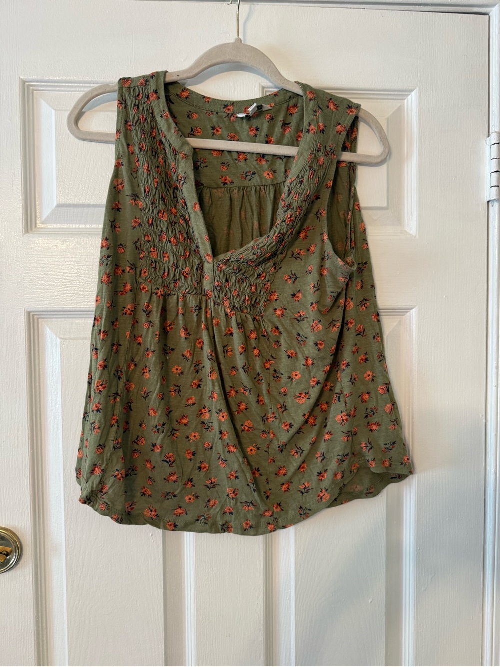 Lucky Brand Olive Green Floral Sleeveless V-Neck Tank